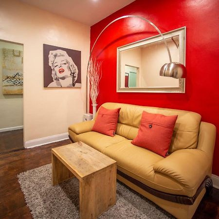 Private Room In A Shared Apartment 15 Minutes To Times Square! นิวยอร์ก ภายนอก รูปภาพ