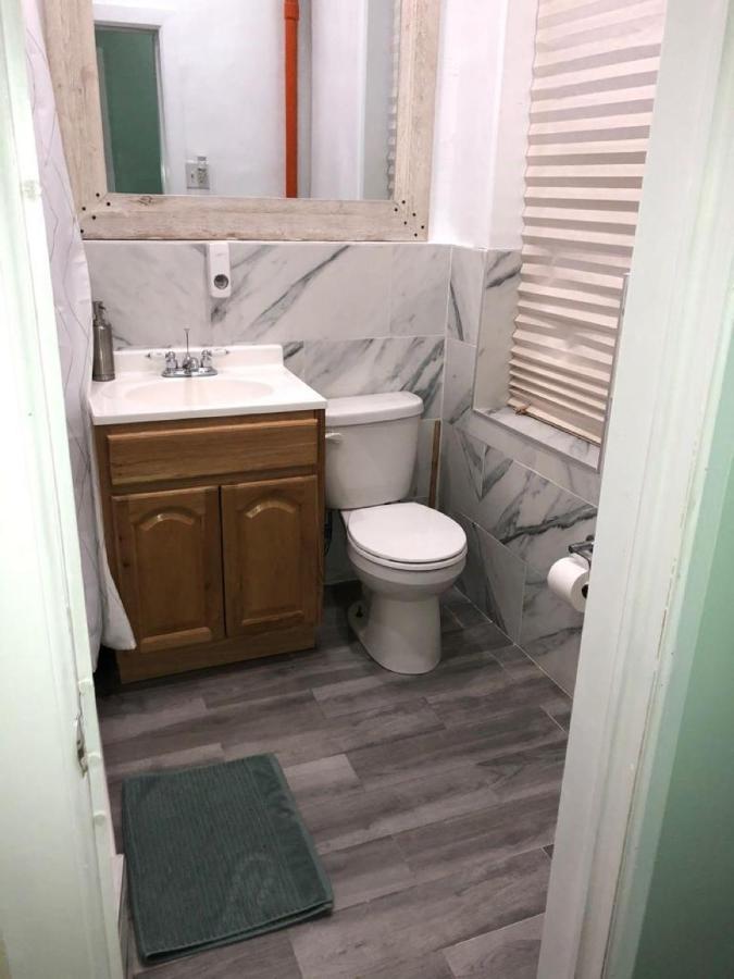 Private Room In A Shared Apartment 15 Minutes To Times Square! นิวยอร์ก ภายนอก รูปภาพ