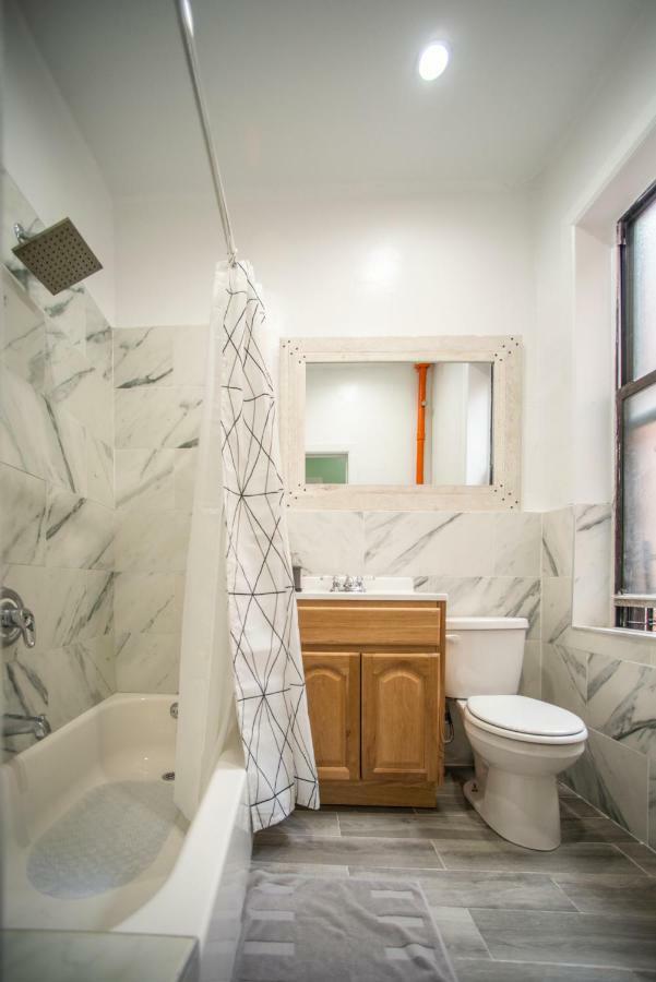 Private Room In A Shared Apartment 15 Minutes To Times Square! นิวยอร์ก ภายนอก รูปภาพ